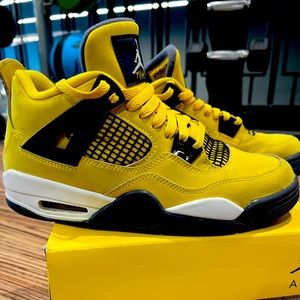 Air Jordan 4 Retro GS Grade School size 6